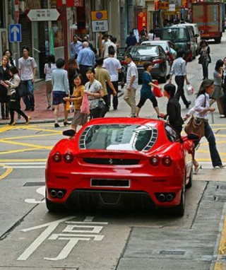  Giới nhà giàu Hong Kong vung tiền mua siêu xe 