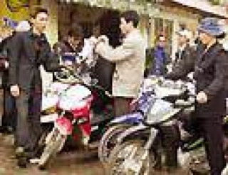  Hà Nội đang xem xét việc dừng đăng ký xe máy tại 5 quận 