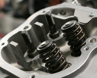  Hệ thống Desmodromic - sáng tạo của Ducati 