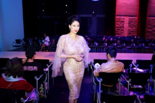 Hoa hậu Hà Kiều Anh, Đỗ Mỹ Linh đẹp “nghiêng nước nghiêng thành”