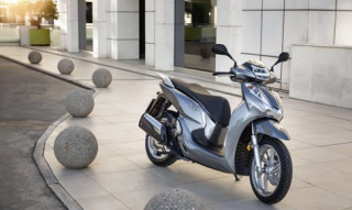  Honda SH 300i ABS 2016 giá gần 5.800 USD 