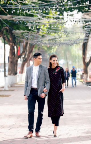 Hồng Quế diện áo dài, bên bạn nhảy dạo phố Hà Nội