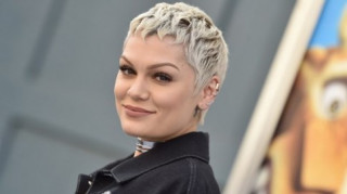 Jessie J hợp tác cùng Make Up Forever cho ra BST mỹ phẩm mới