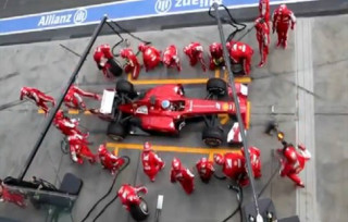  Lốp xe đua thay siêu nhanh trong 2 giây như thế nào? 