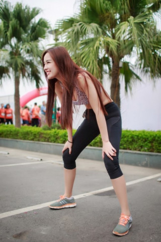 Mai Phương Thúy chạy bộ vẫn quá nóng bỏng