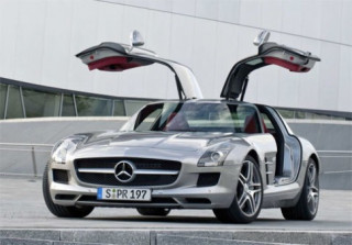  Mercedes tung ảnh siêu xe cửa cánh chim 