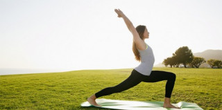 Mỡ bụng lâu năm sẽ bị triệt tận gốc với 3 động tác Yoga cơ bản