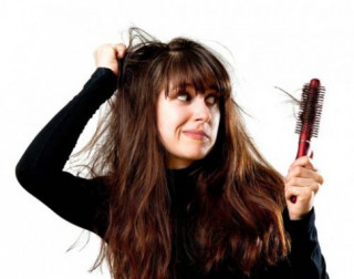 Nếu bạn cứ liên tục làm 5 điều này mỗi ngày, mái tóc chắc chắn sẽ bị hư tổn nặng