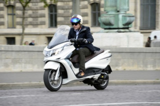  Piaggio chuẩn bị tung X10 350 Sport 