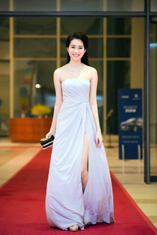 Sao Việt đẹp - xấu với váy xẻ cao