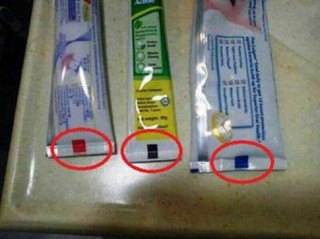 Tác dụng ít người biết của mã màu trên tuýp kem đánh răng