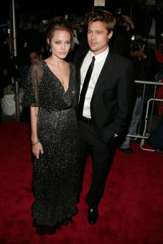 Thời trang đôi hoàn hảo khiến fan tiếc đỏ mắt khi Angelina và Brad li hôn