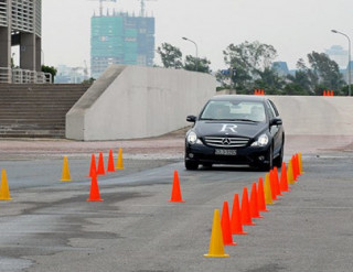  Trải nghiệm công nghệ an toàn của Mercedes 
