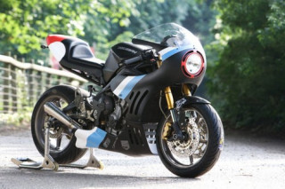  Triumph Daytona 675 cổ điển và hiện đại 