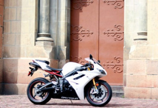  Triumph Daytona 675R 2012 đầu tiên tại Việt Nam 