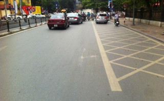  Vạch kẻ đường mắt võng đánh đố tài xế Việt? 