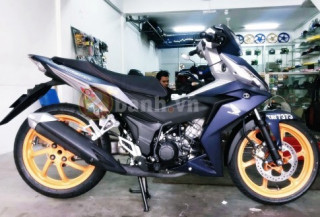 Winner 150 gắp N xuất hiện lạnh lùng trong bộ ảnh chụp cùng đồng bọn