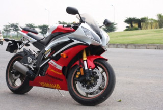  Yamaha R6 - ngựa hoang cần nài ‘cứng’ 
