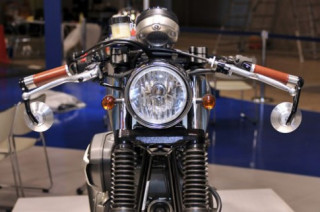  Yamaha Star Bolt phong cách cafe racer 
