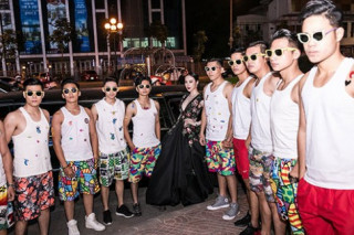 Angela Phương Trinh gây choáng khi đeo trang sức 2 tỷ đồng đi sự kiện ở Hà Nội