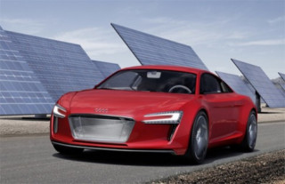  Audi E-tron bán ra từ 2013 