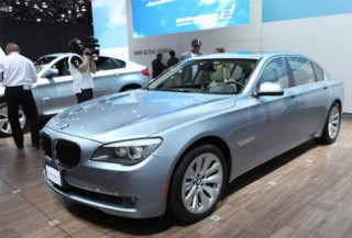  BMW tuyên chiến với Lexus 