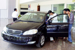  Không giảm giá, xe trong nước vẫn chạy 