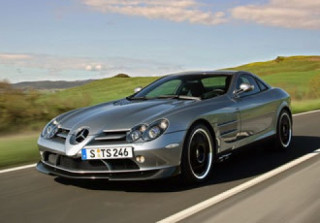  Mercedes tặng siêu xe cho tay đua Alonso 