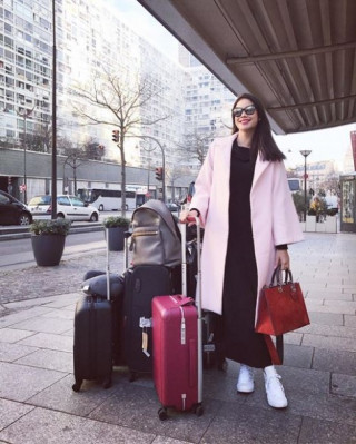 Phạm Hương khoe street style chất lừ ở Paris
