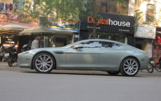  Siêu xe Aston Martin Rapide về Hà Nội 