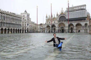 Chùm ảnh: “Thành phố tình yêu” Venice mùa nước nổi