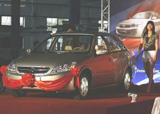  Lifan giới thiệu ôtô giá rẻ lắp ráp tại Việt Nam 