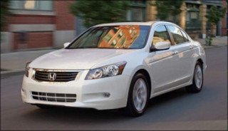  Honda Accord thách thức Toyota Camry 