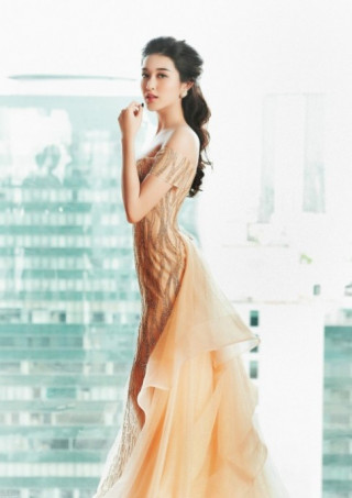 Những chiếc váy giúp Huyền My vượt mặt tất cả sao Việt để thống trị thảm đỏ 2016