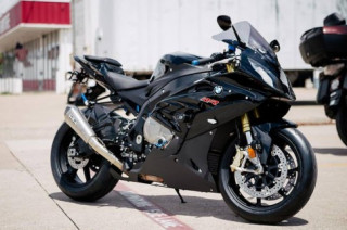 BMW đen huyền bí với option Rizoma cao cấp