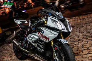 BMW S1000RR đẳng cấp đậm chất sân đua