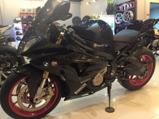BMW S1000RR độ cực chất với vẻ ngoài đầy ma mị