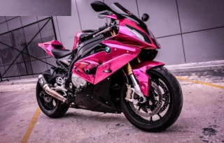 Siêu cá mập S1000RR lột xác với bộ cánh hồng Candy ấn tượng