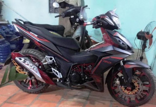 Winner 150 Black Editon với dàn chân hầm hố
