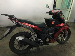 Winner 150 tông đỏ trang bị đồ đi tour