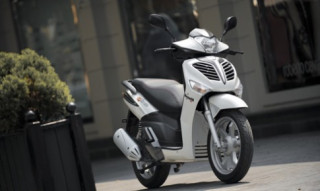  Benelli Caffe Nero - đối thủ mới của Honda SH tại Việt Nam 
