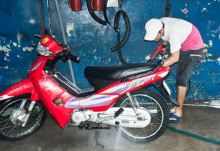 Chăm sóc xe máy trong mùa hè sao cho đúng cách?