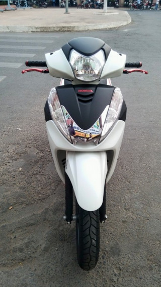 Đập hộp SH 300i 2015 ông hoàng của dòng xe tay ga trên đường phố