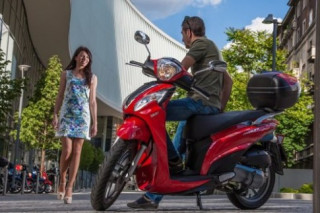  Kymco People One 125i 2013 có giá 2.100 euro 