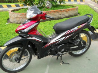Lựa chọn giữa Jupiter RC 2010 và Wave RSX 2010.
