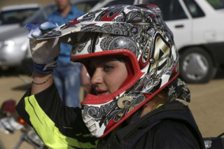 Nữ Biker đầu tiên của quốc gia Hồi Giáo