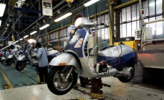  Piaggio sụt giảm lợi nhuận hơn 50% 