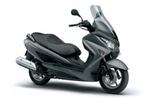  Suzuki Burgman 125 - phi thuyền trên phố 