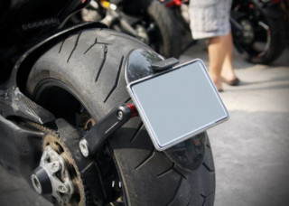 Thắc mắc về pat gắn biển số hoặc lắp biển số không đúng vị trí của nhà sản xuất
