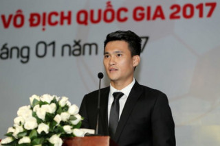 Thăng chức chóng mặt, Công Vinh ăn mặc khác hẳn trước